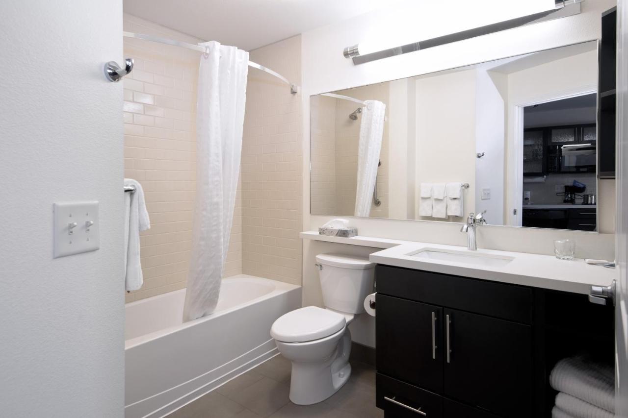 Candlewood Suites Greeley By Ihg Exterior photo